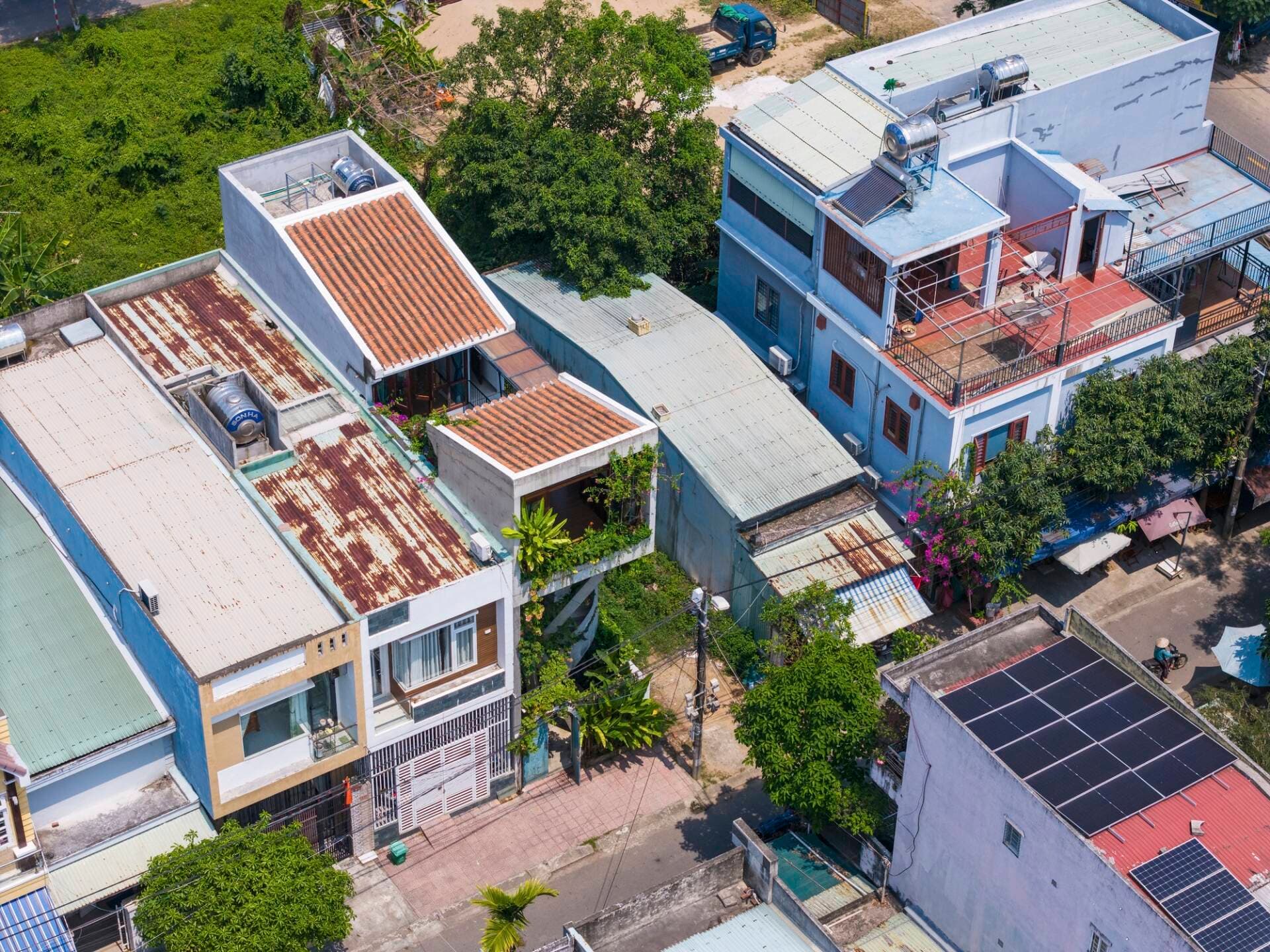 Nhà 3 tầng hình “tổ chim” độc đáo của gia đình trẻ giữa lòng phố thị