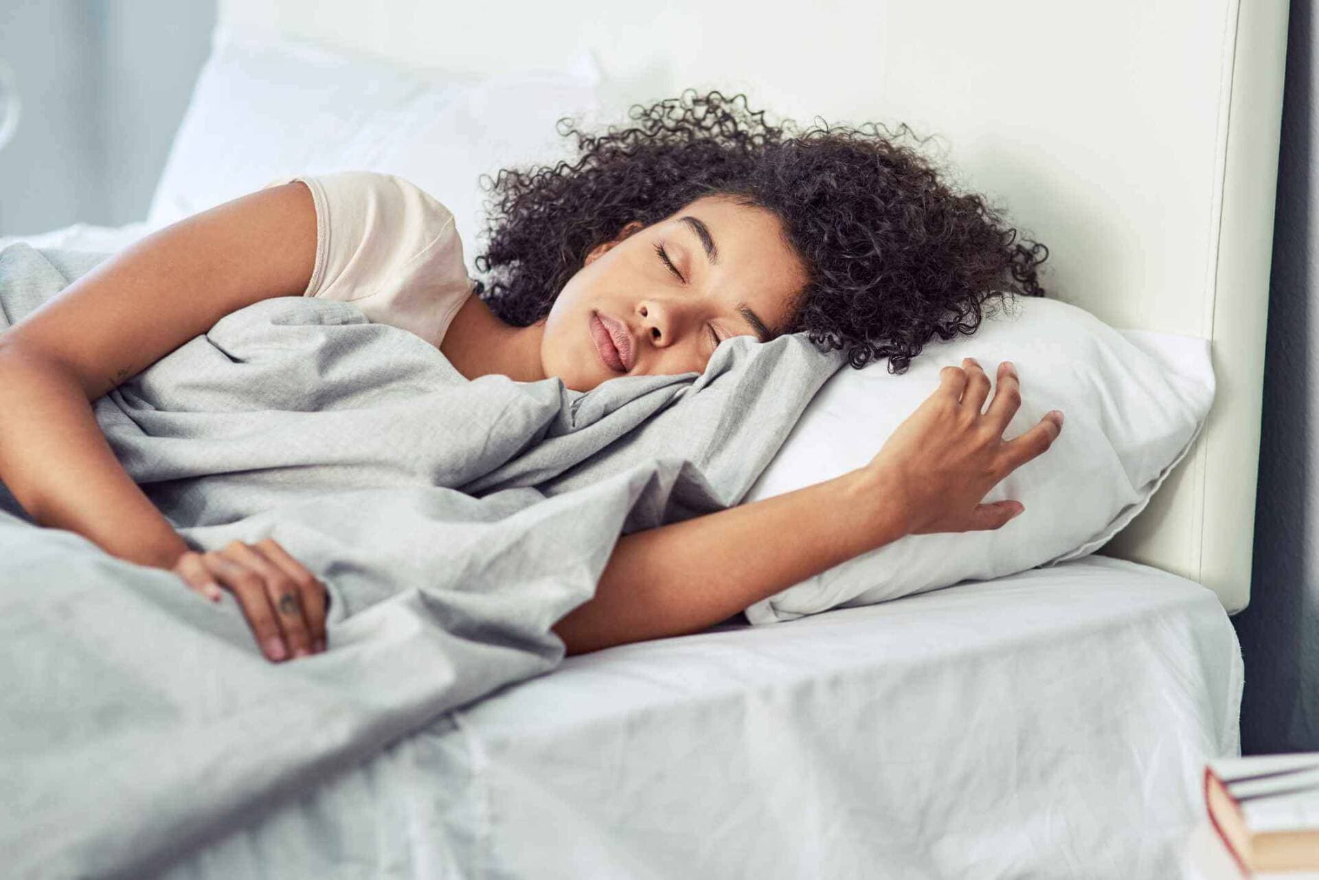 Ngủ sao để giàu sang? Giải mã tư thế ngủ đoán tướng phú quý