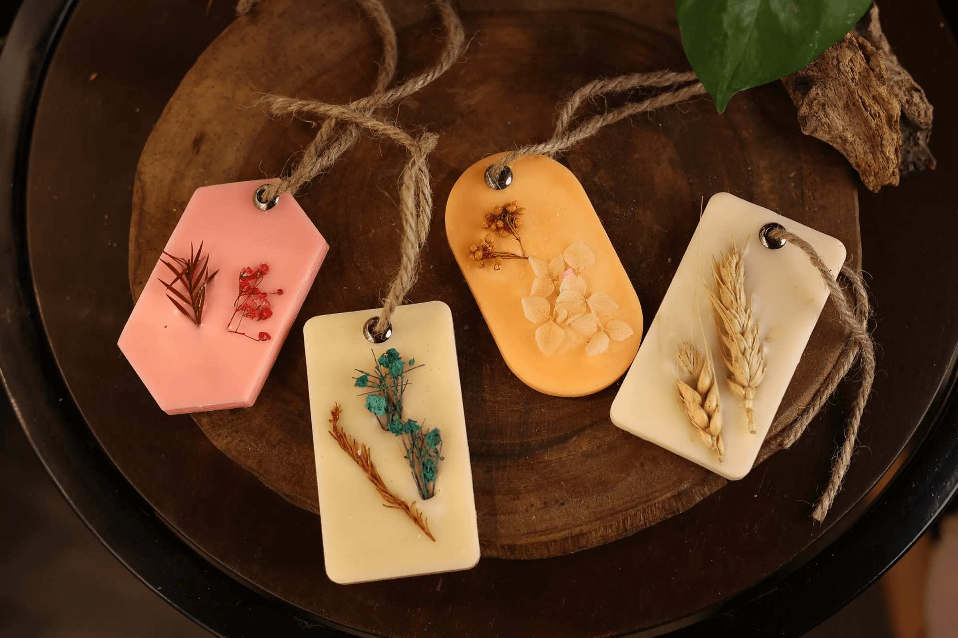 Sự thật sốc về nước xịt phòng, sáp thơm: Không giúp thư giãn mà đang "đầu độc" lá phổi của bạn?
