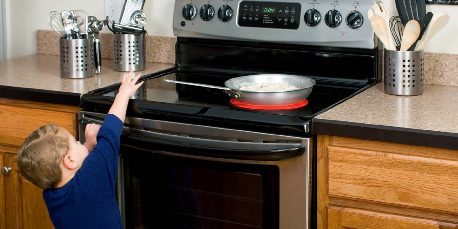 Bếp an toàn cho bé: 7 yếu tố quan trọng giúp cha mẹ yên tâm hơn mỗi ngày