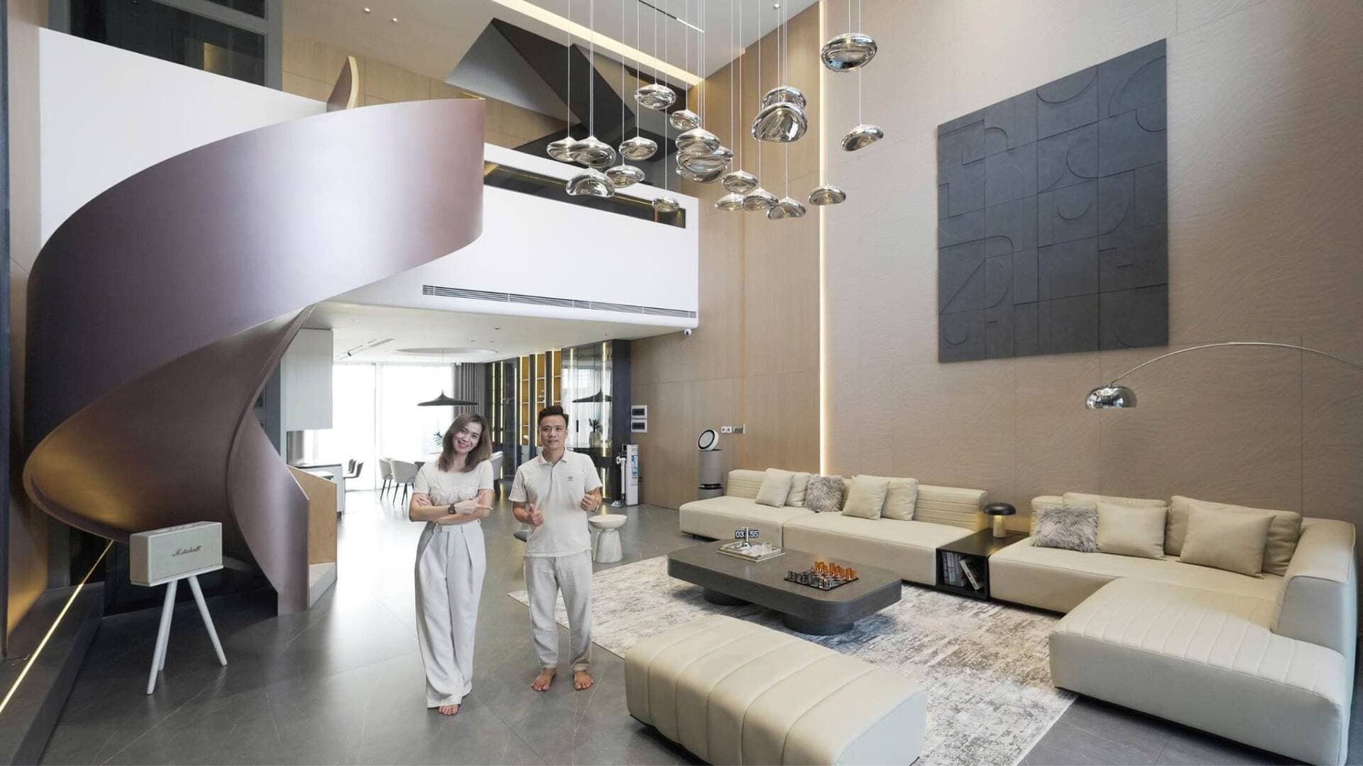 Khám phá nhà phố 7,1m x 28m hiện đại, độc đáo với thang máy lồng kính và sân vườn tại Hải Phòng