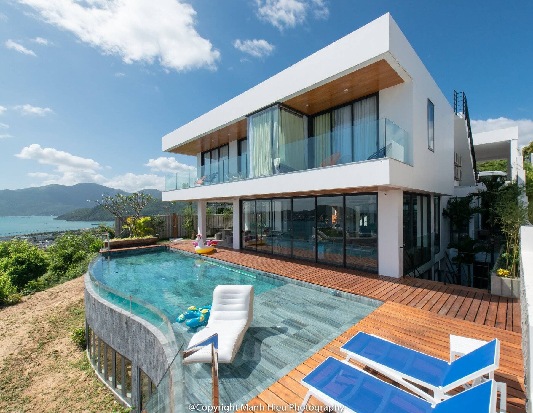 Gia chủ Sài Gòn xây hẳn căn villa tại Nha Trang để được hít hà khí biển trong lành