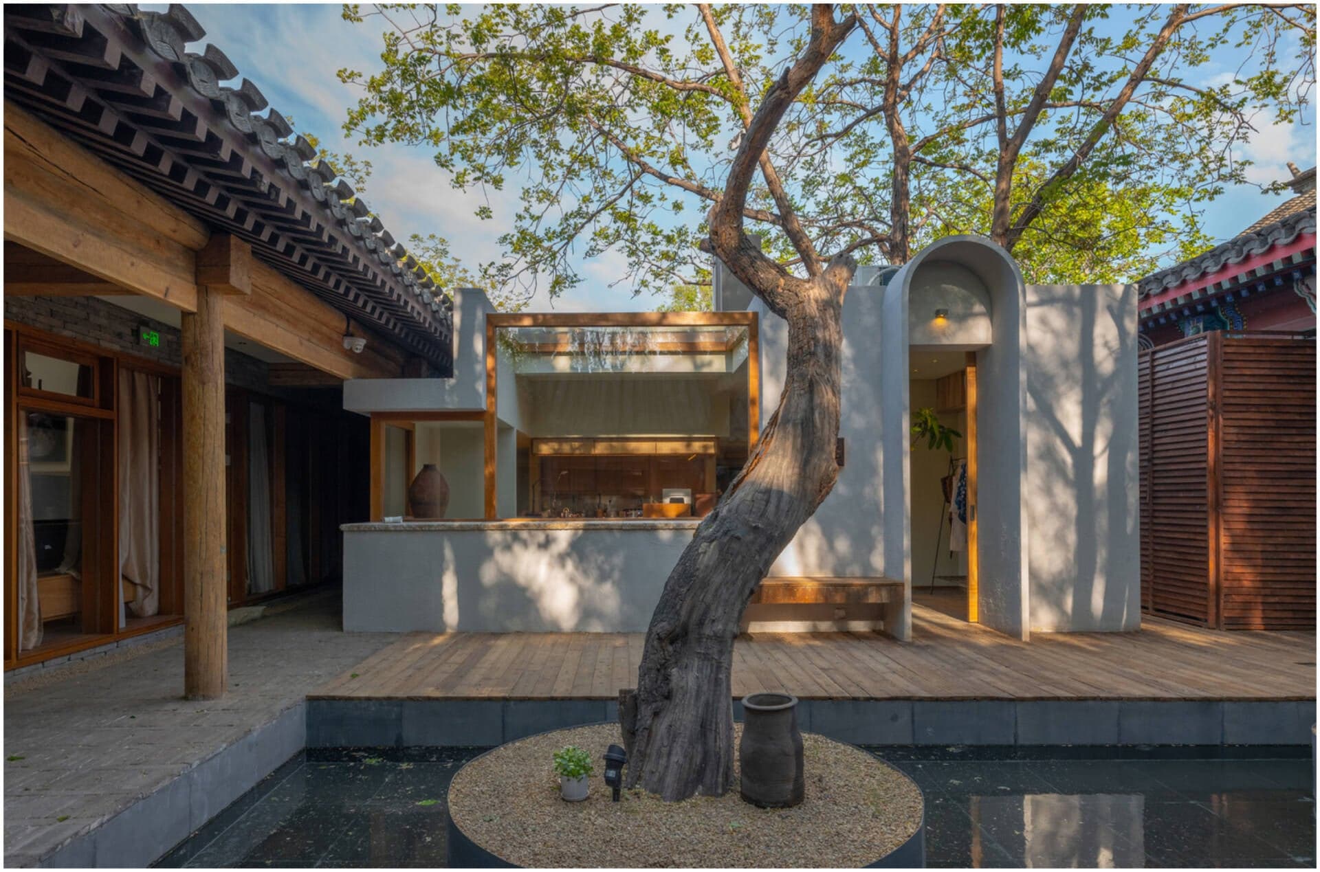 Giữa lòng phố thị có căn nhà cổ kính, đưa gia chủ trở về nét đẹp truyền thống vang bóng một thời