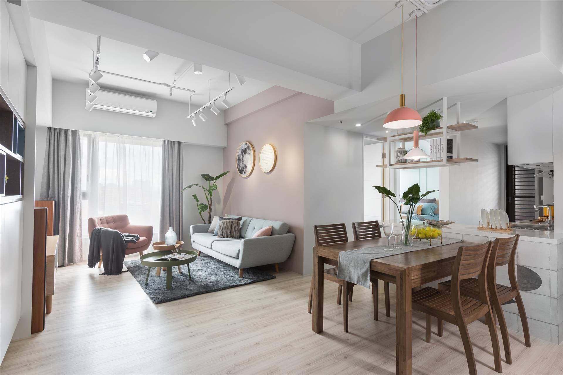 Căn hộ 66m2 gọn gàng, tiện nghi, vẫn bố trí được 2 phòng ngủ cho bố mẹ và con nhỏ
