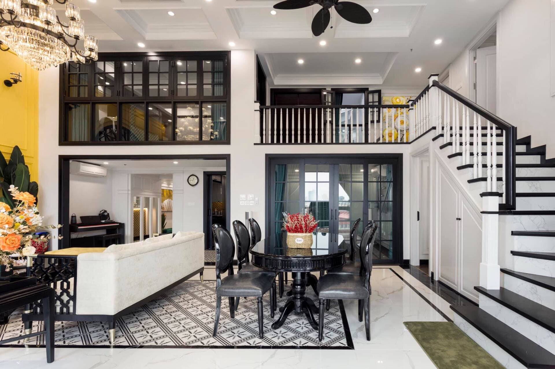 Nét đẹp Đông Dương phảng phất sự trầm lắng của thời gian trong căn hộ duplex 150m2 của gia chủ Hà Nội