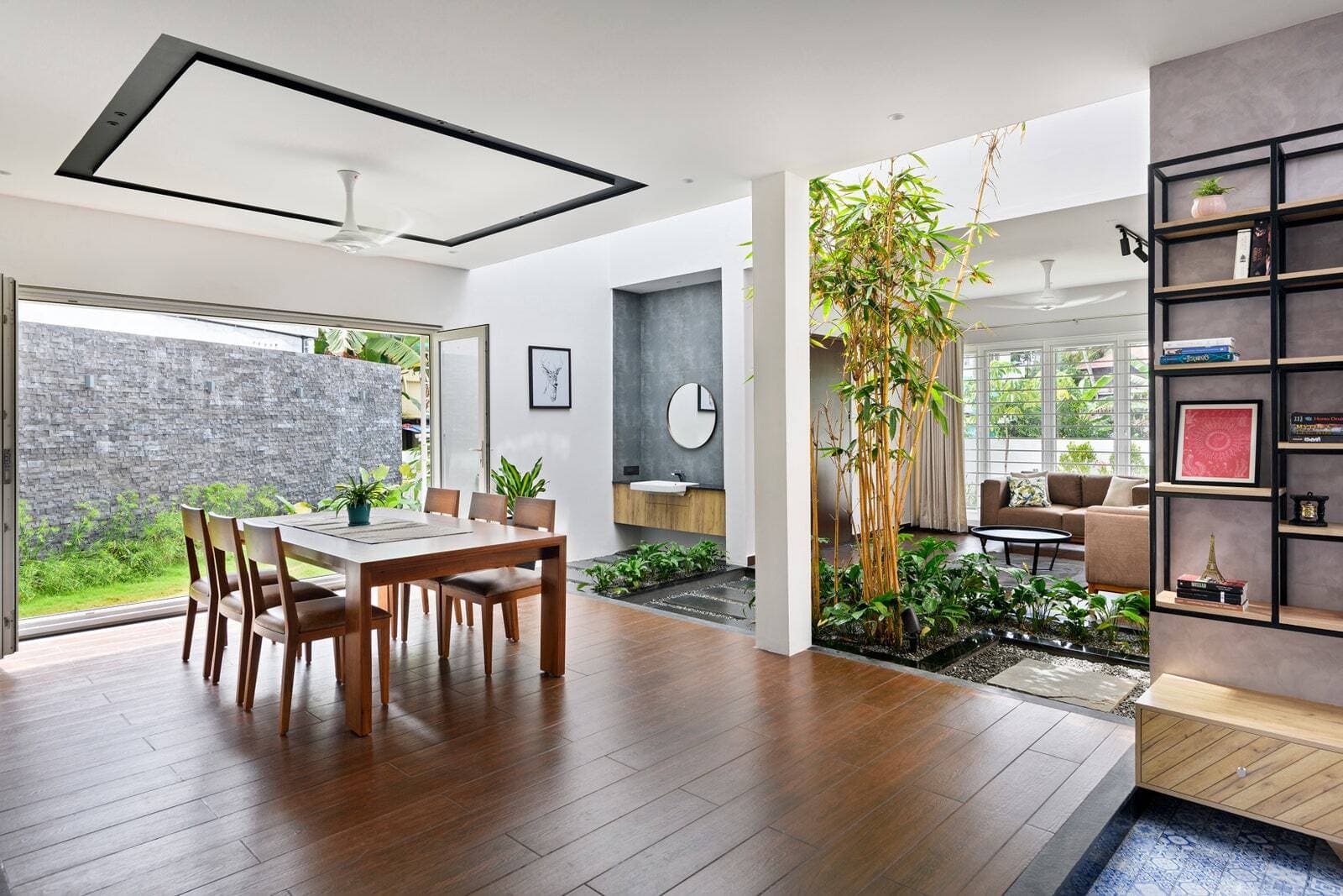 Nhà phố 2 tầng gói gọn thiên nhiên xanh mát vào trong