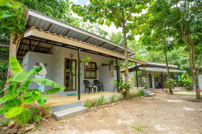 Cuối tuần về quê với ngôi nhà có hàng hiên rộng rãi, tận hưởng giây phút thư giãn yên bình