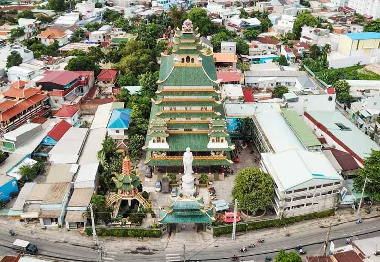 Nhà gần đình chùa có tốt không? Có nên xây nhà gần đình chùa?