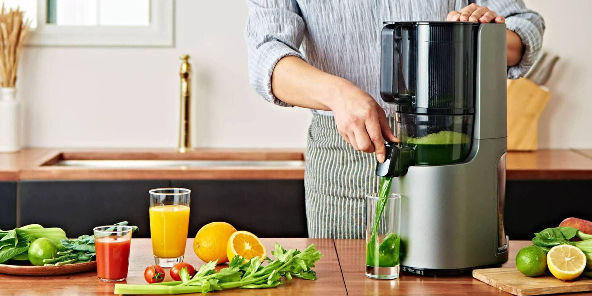 Vì sao máy ép chậm đắt tiền hơn máy ép thường?