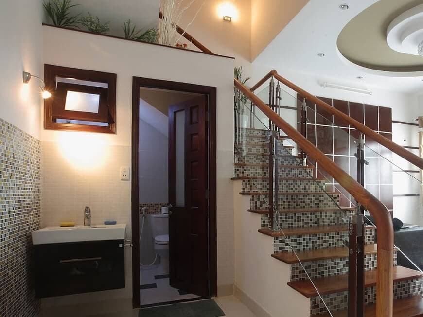 Tôi thà chịu thiệt đất còn hơn làm wc dưới gầm cầu thang
