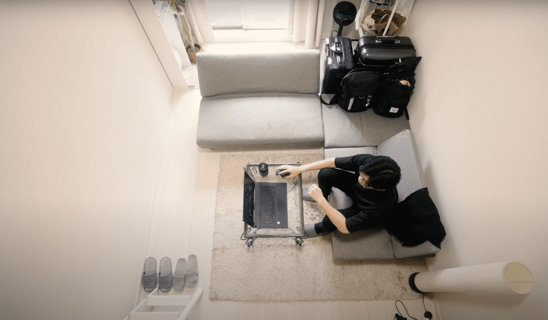 Căn hộ 18m2 của chàng trai cao 1m8, bất tiện vì trần thấp nhưng vẫn chấm 8.5/10
