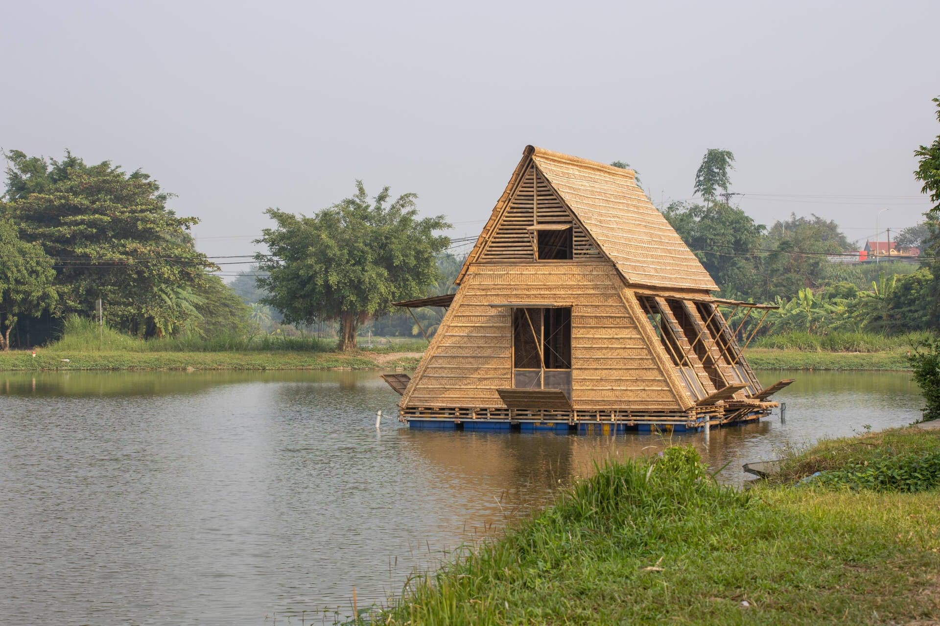 Nhà tre nổi - Mô hình nhà ở dành cho người dân Việt có kế sinh nhai dựa vào sông nước