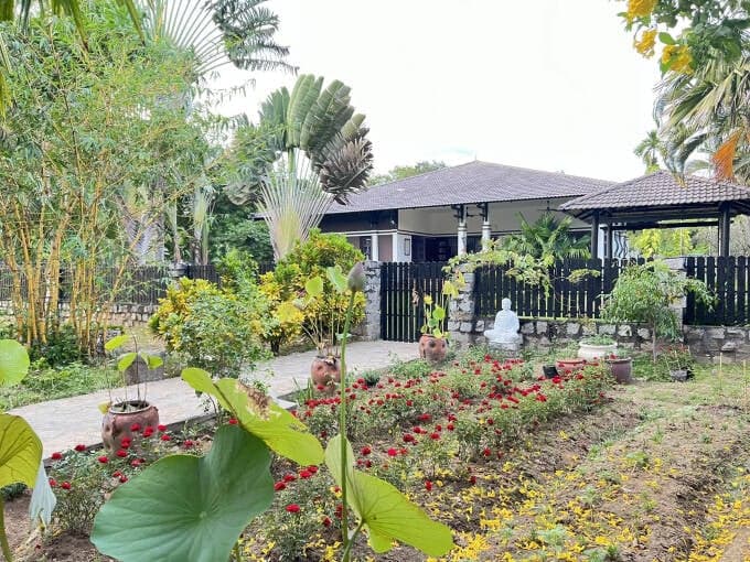 Vợ chồng doanh nhân tại Ninh Thuận chi 12 tỷ xây resort nghỉ dưỡng, hài lòng với cuộc sống bỏ phố về quê