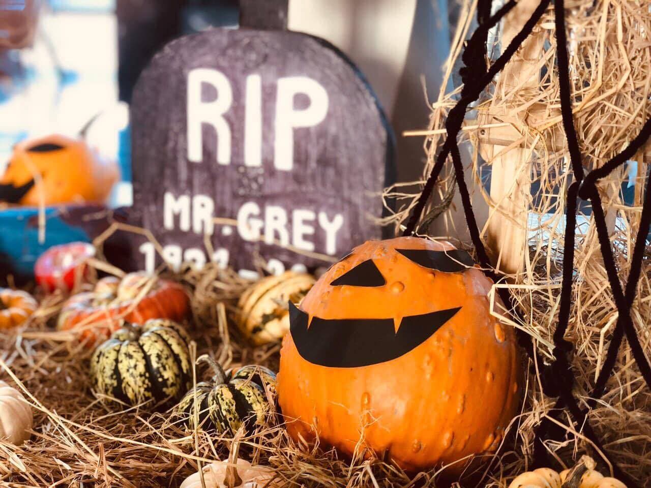 9 ý tưởng trang trí Halloween 2024 đẹp và độc đáo