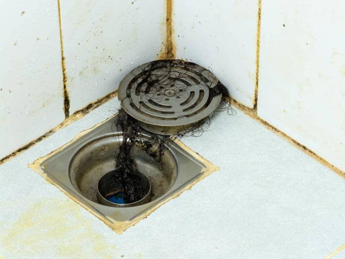 Mùi hôi lỗ thoát nước nhà tắm - Nguyên nhân và cách khắc phục