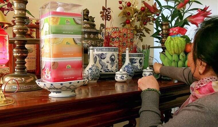 5 ngày tốt để bao sái bàn thờ, tỉa chân hương trong tháng Chạp 2025