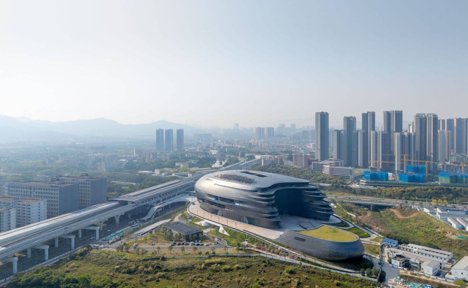 Công trình 128.000m2 như con tàu không gian tại Trung Quốc