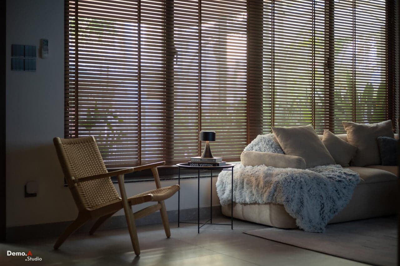 Biệt thự phố 287m2 tại Phú Mỹ Hưng cải tạo với mặt đứng rèm xoay kết nối thiên nhiên