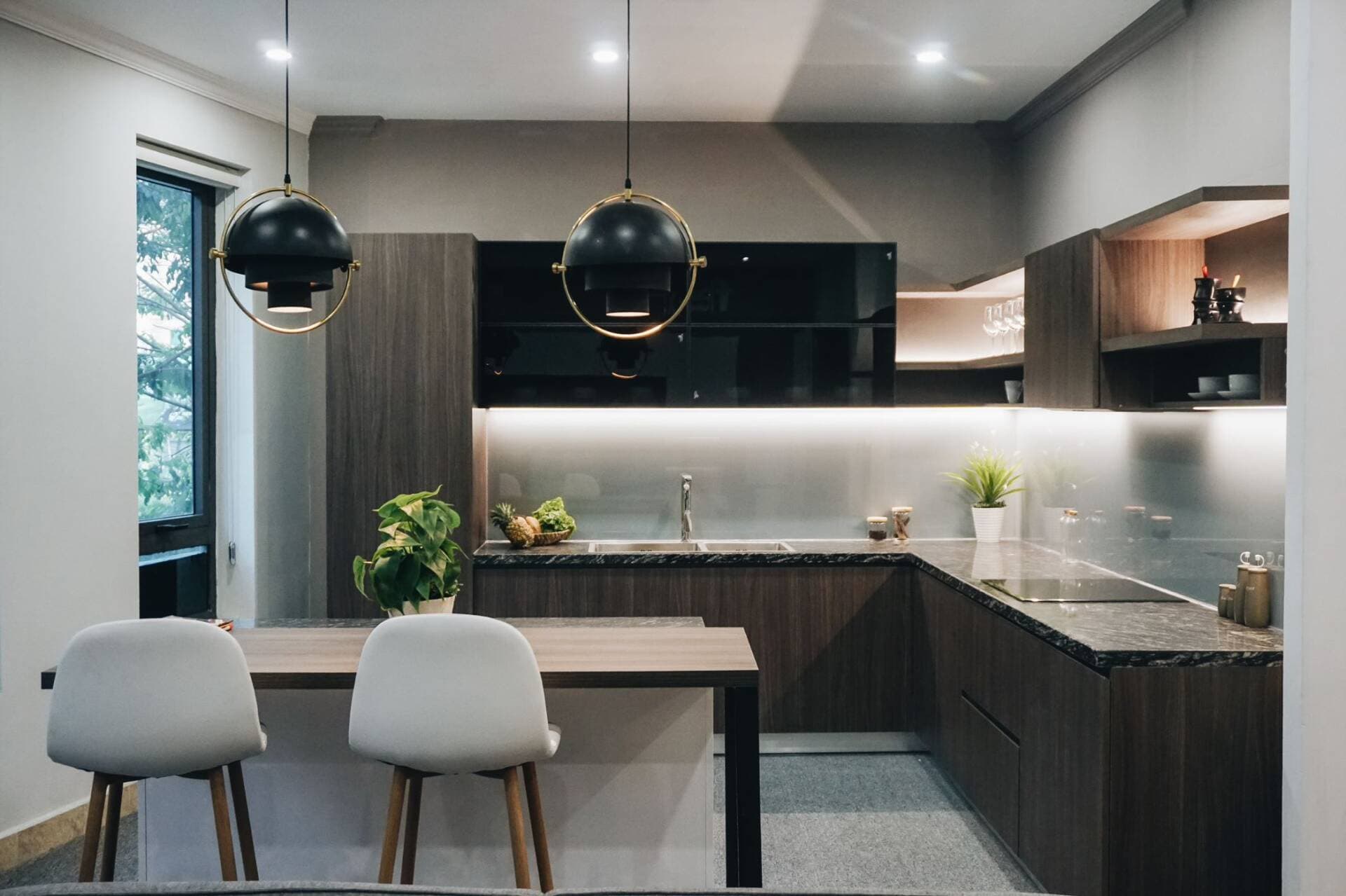 Laminate là gì? Ưu - nhược điểm của chất liệu phủ bề mặt Laminate trong thiết kế tủ bếp
