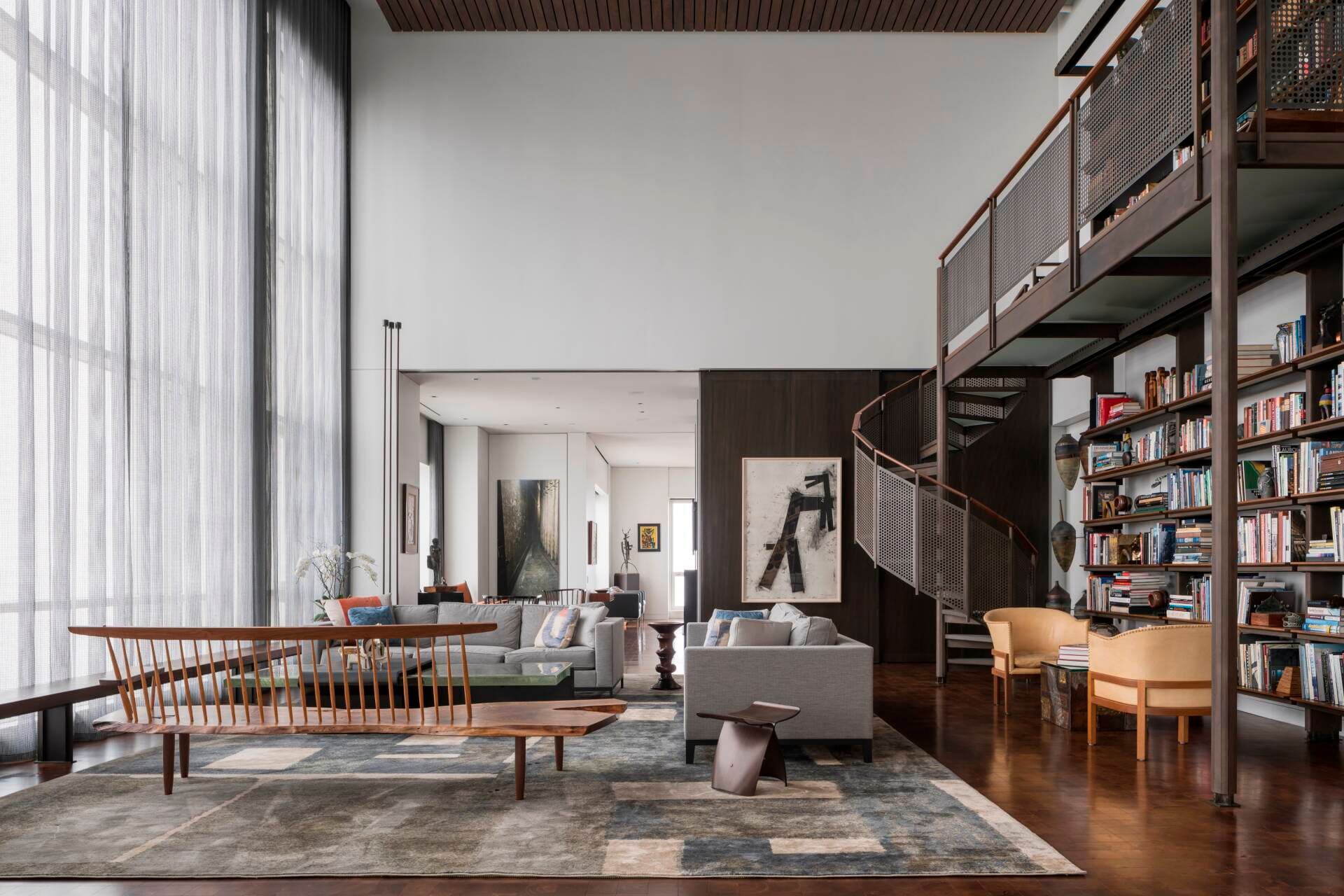 Choáng ngợp trước căn penthouse thiết kế sang chảnh từng milimet của gia chủ có thú vui sưu tầm