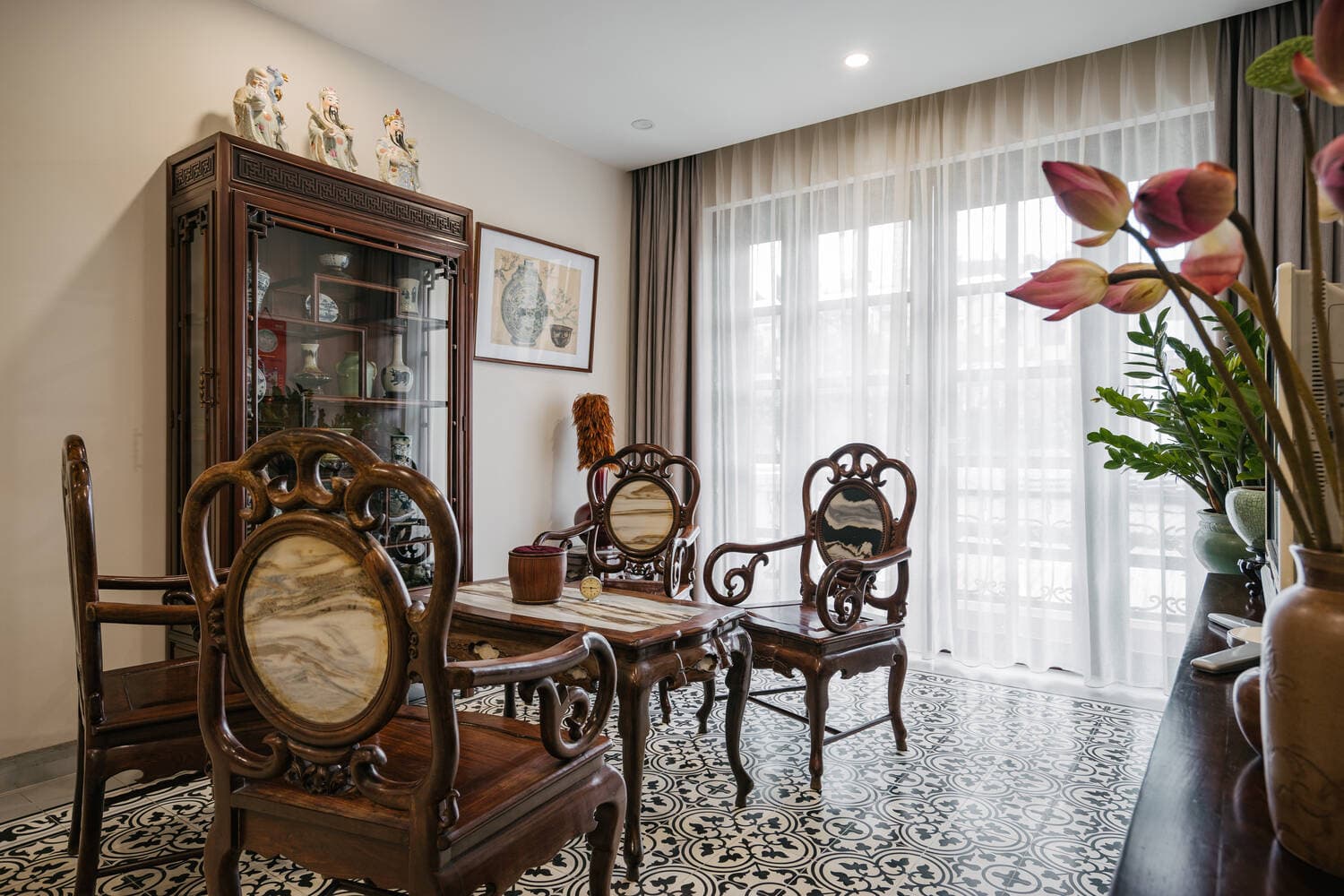 Nhà phố 55m2 con trai thiết kế dành tặng bố mẹ, phảng phất nét đẹp Hà Nội vang bóng một thời