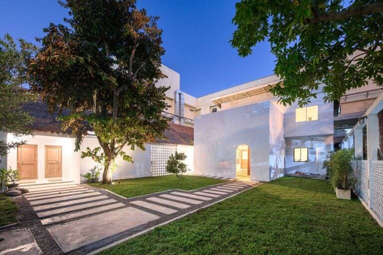 Căn nhà 220m2 ở Thái Lan được thiết kế khéo léo để phục vụ 3 mục đích sử dụng của gia chủ