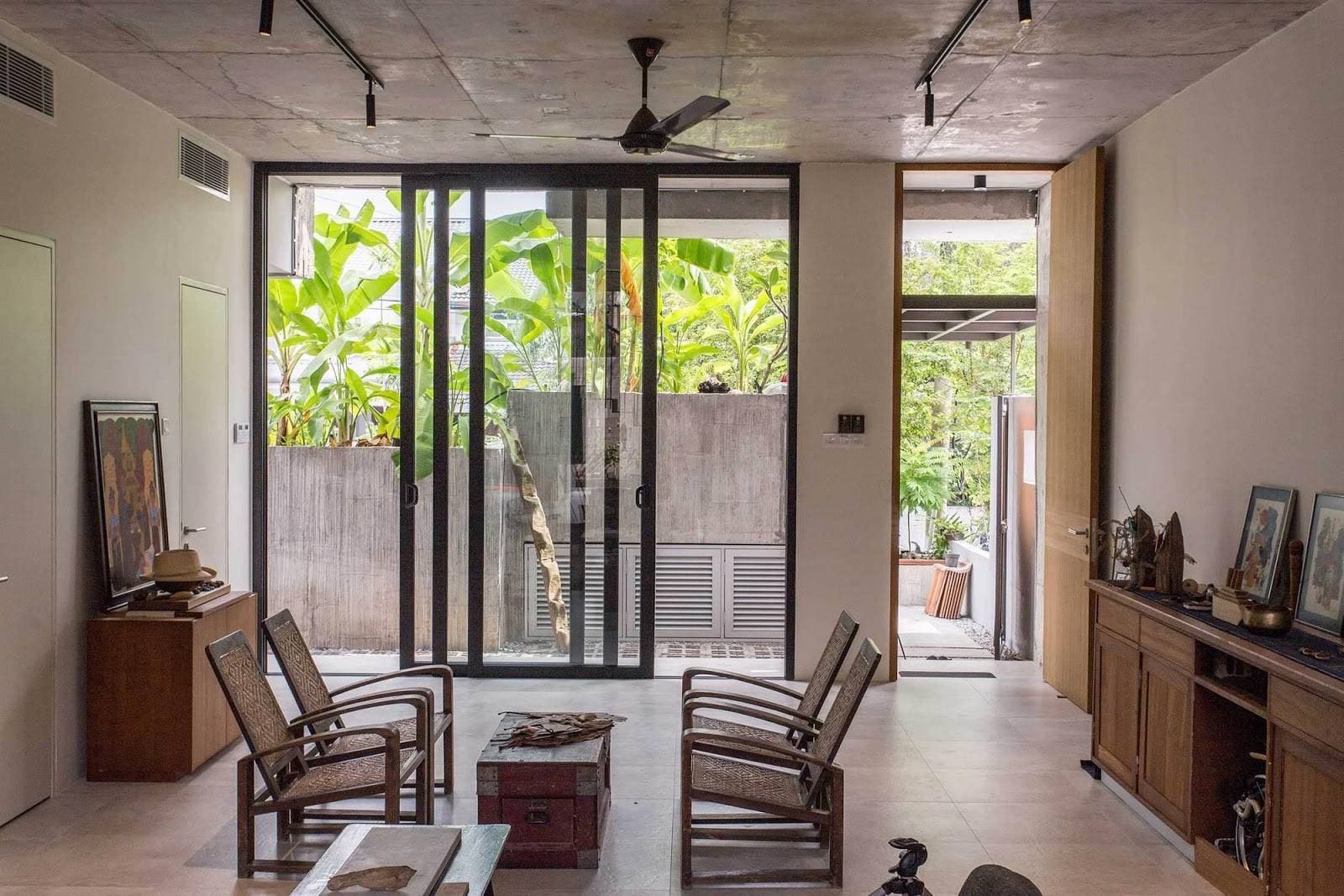 Planter Box House - Ngôi nhà 3 tầng khối hộp bê tông tràn ngập cây xanh của đôi vợ chồng đã về hưu