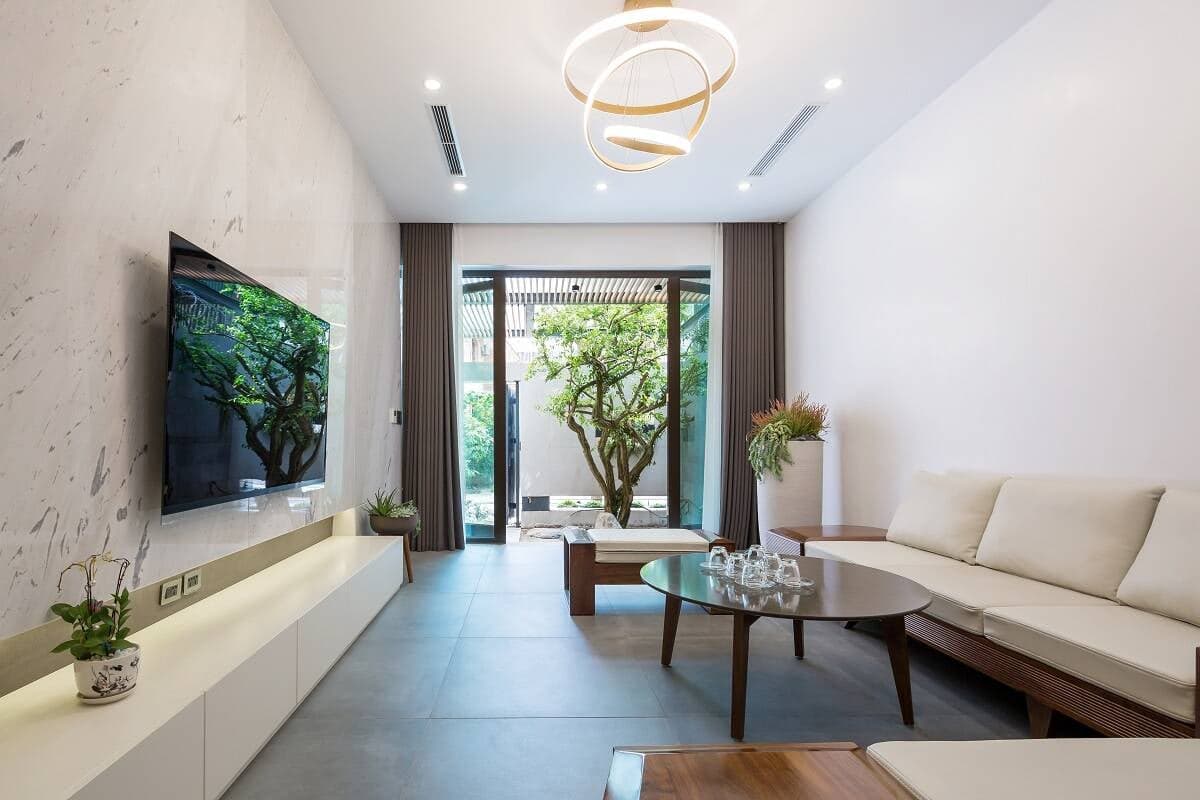 Nhà ống 110m2 xử lý tốt mặt tiền hướng Tây và thiết kế mọi không gian đều thông thoáng