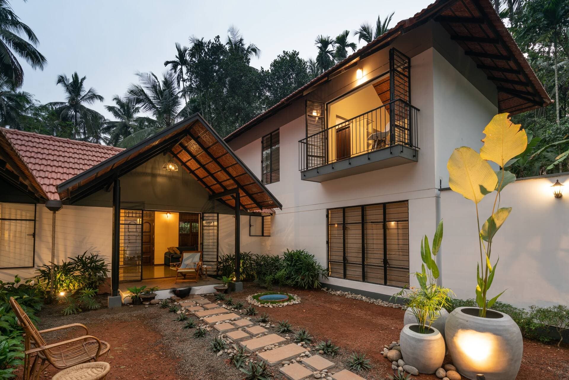 Nhà vườn đẹp bình dị trong khung cảnh nông thôn nhưng không kém phần hiện đại