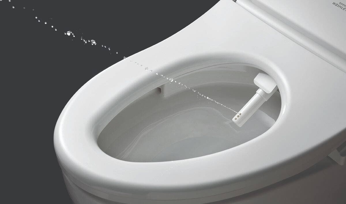 Lựa chọn nắp rửa điện tử hay vòi xịt thông thường?