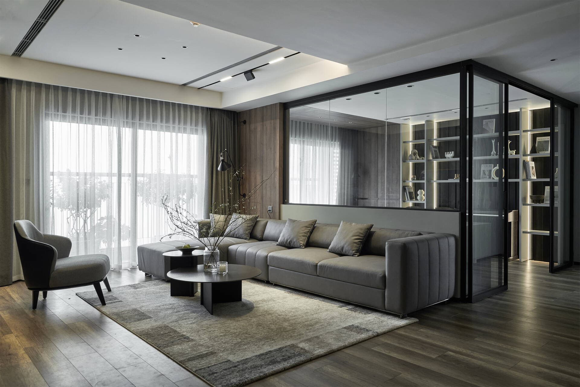 Căn hộ 140m2 lựa chọn tông màu xám chủ đạo, tưởng lạnh lẽo hóa ra lại “chất” như nhà trên phim