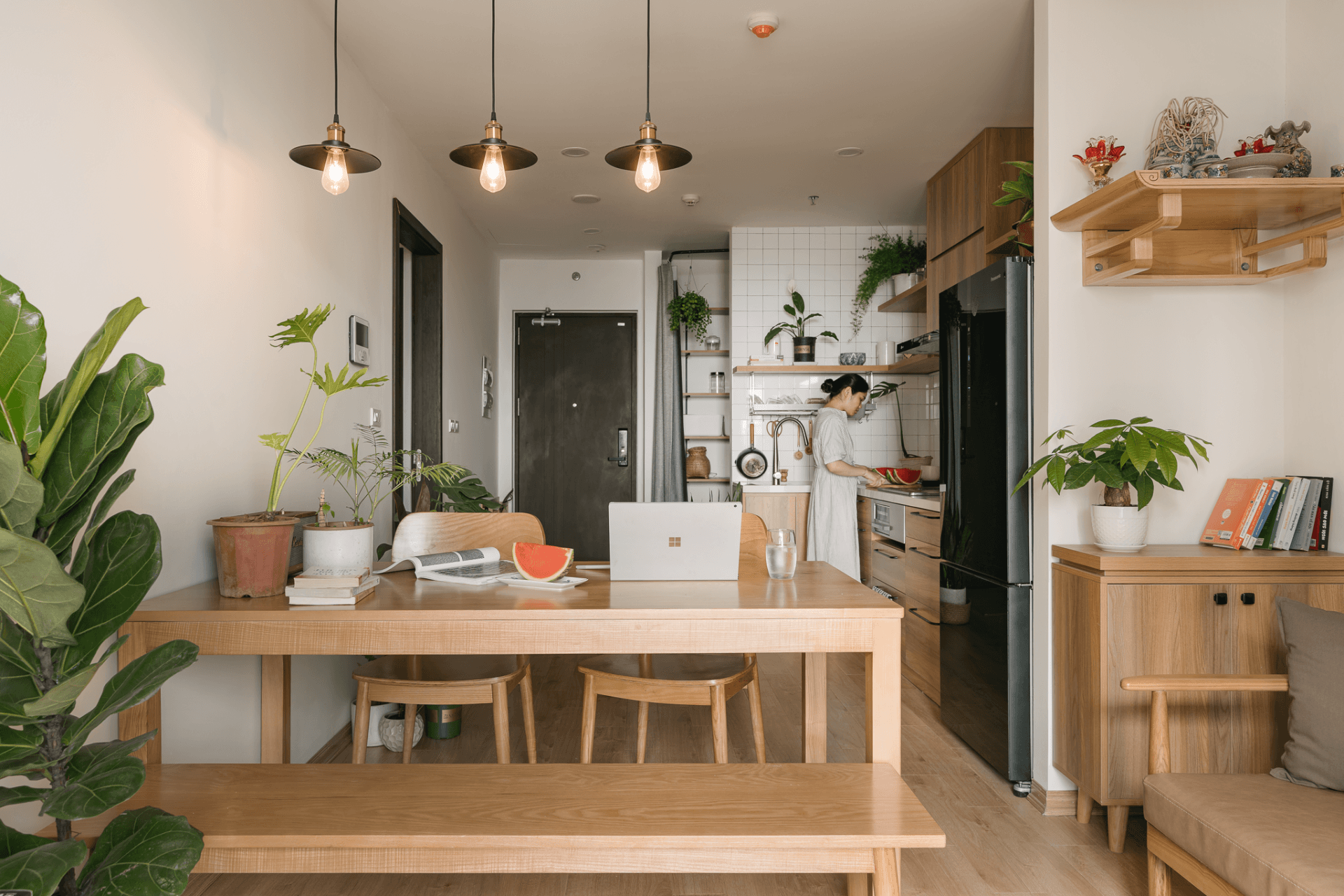 Căn hộ 60m2 thanh lịch của nữ gia chủ độc thân, hoàn thiện nội thất với 150 triệu đồng