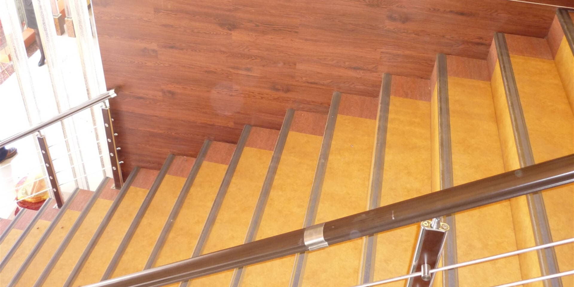 6 cách chống trơn trượt cho bậc thềm nhà hữu ích, dễ ứng dụng