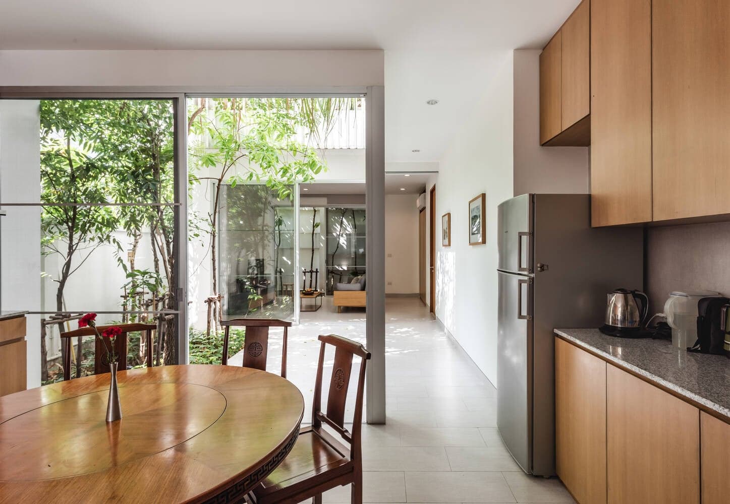 Để cải thiện chất lượng không khí, nhà phố 300m2 trồng tới hơn 100 cây xanh