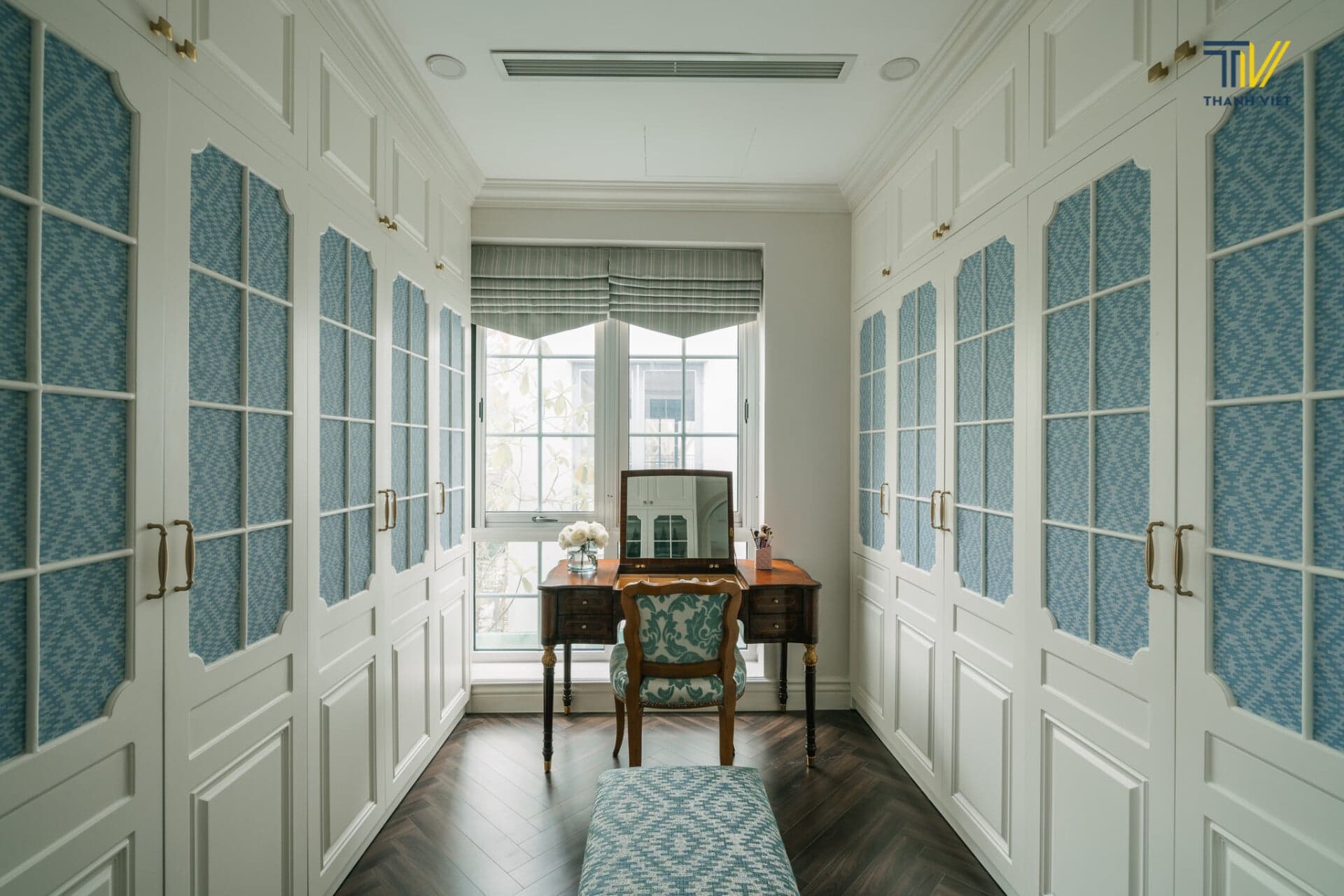 Walk-in Closet - không gian thay đồ sang trọng