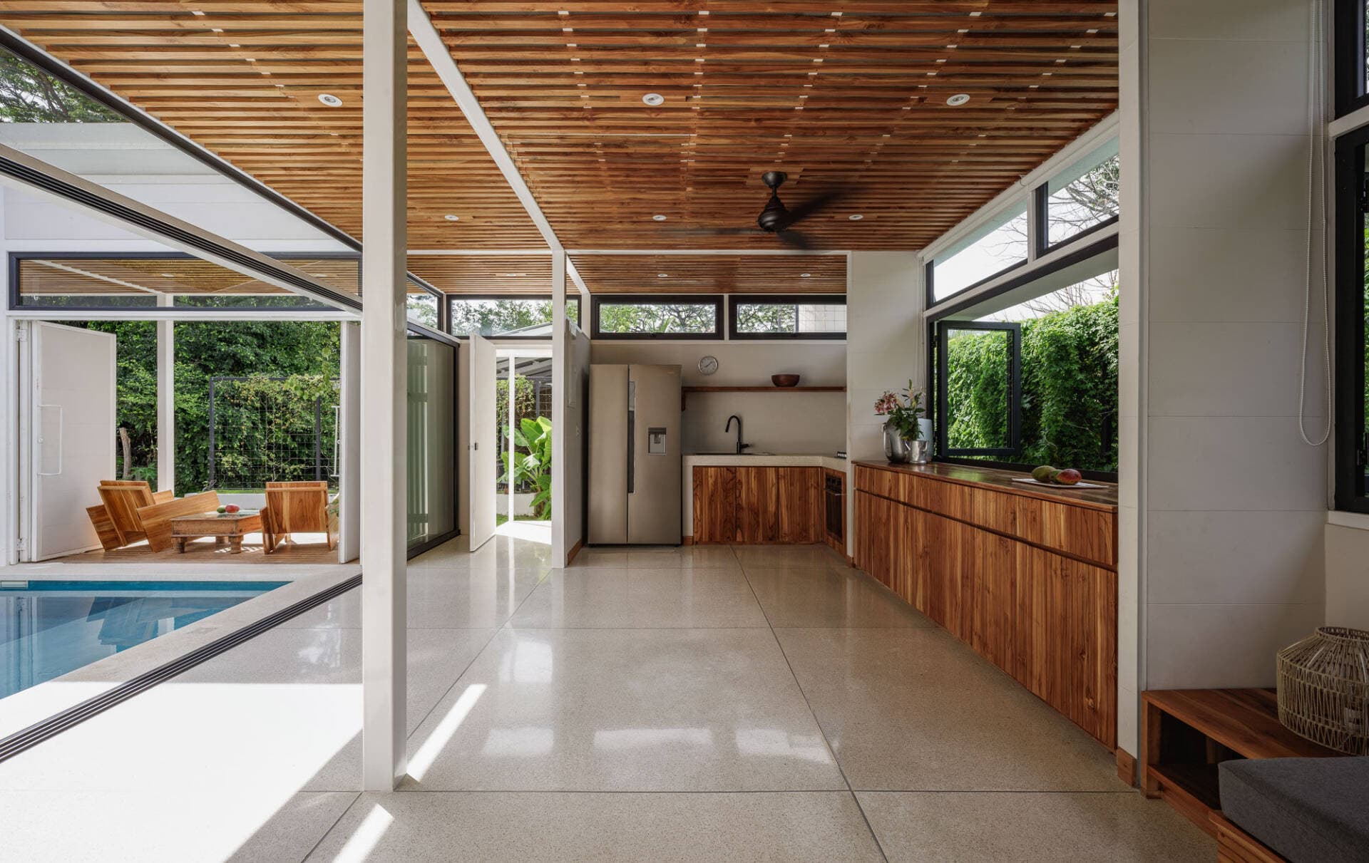 Nhà 12x12m vừa hướng nội, vừa hướng ngoại của gia đình 4 người