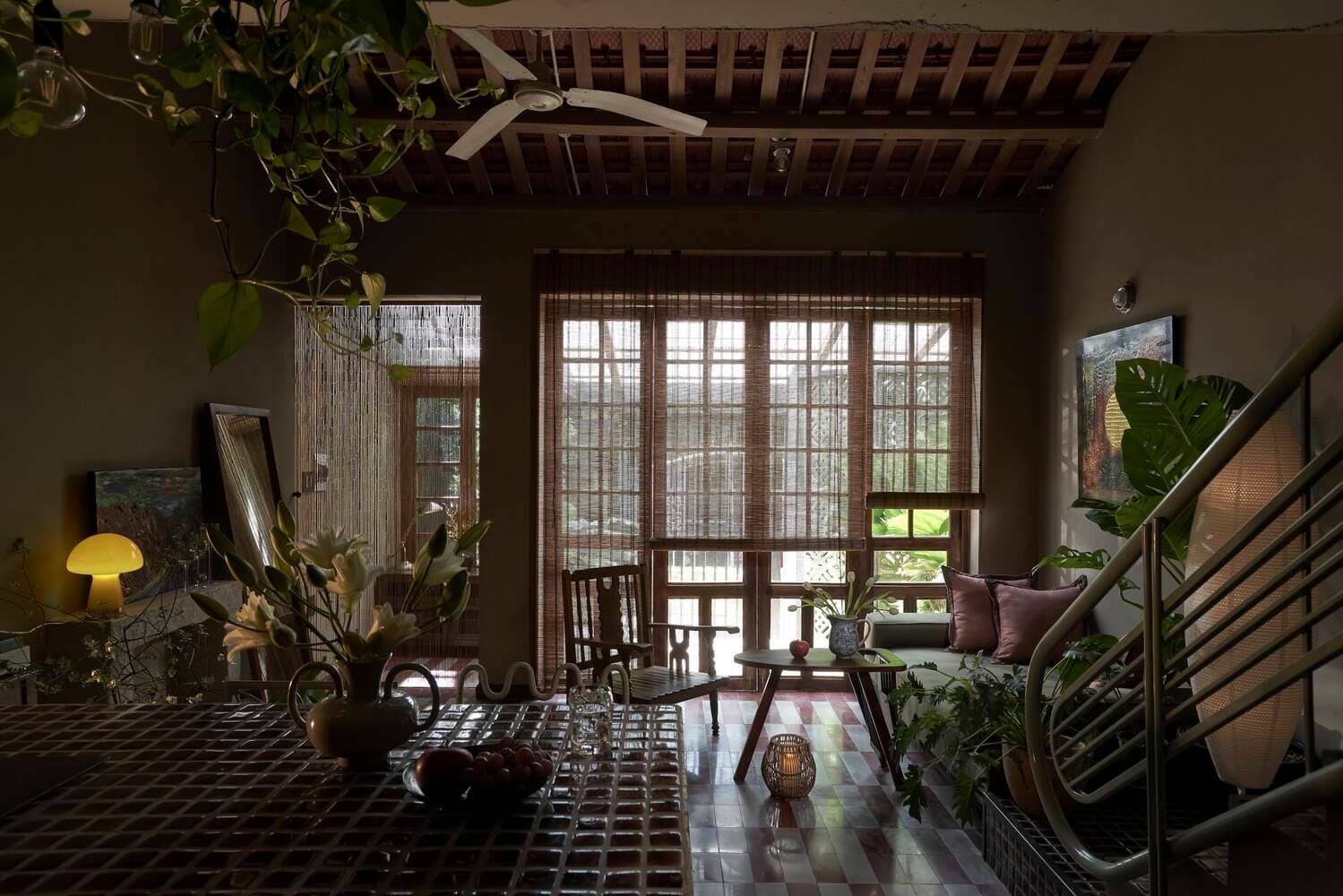 Ngâu House - Ngôi nhà 2 tầng trong hẻm nhỏ đầy hoài niệm tại Huế