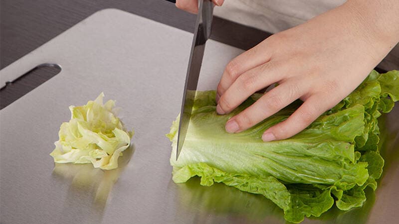 Ưu và nhược điểm của thớt inox cần biết trước khi mua