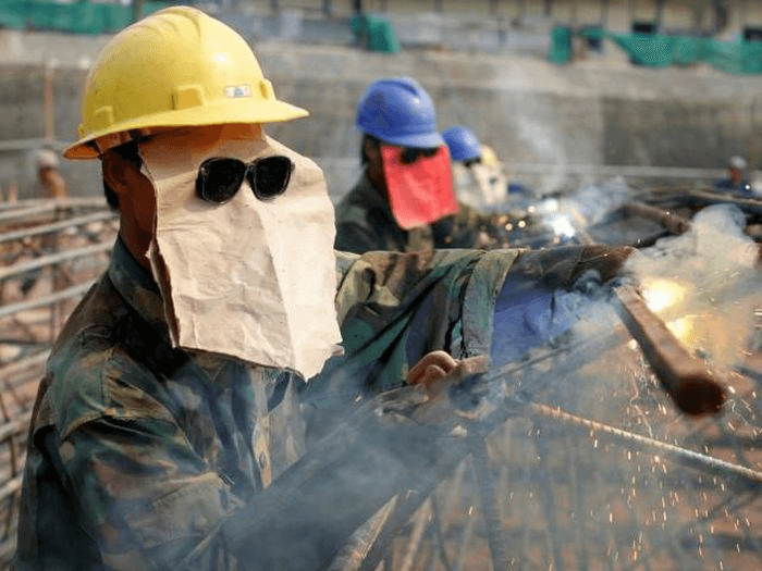 Cách giảm thiểu rủi ro trong quá trình thi công nhà ở hiện nay