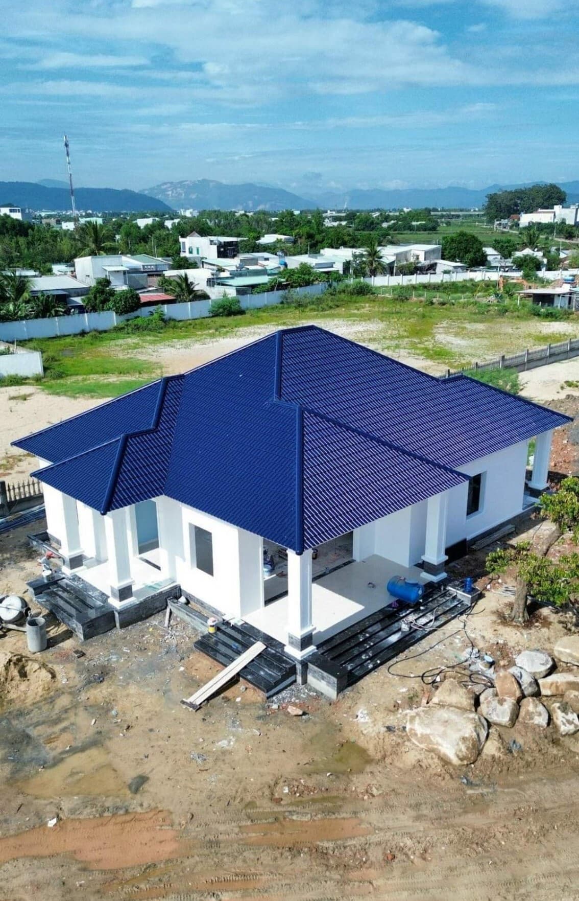Kinh nghiệm xây nhà mái Nhật tại Đà Nẵng để mái bền đẹp trước nắng gió miền Trung