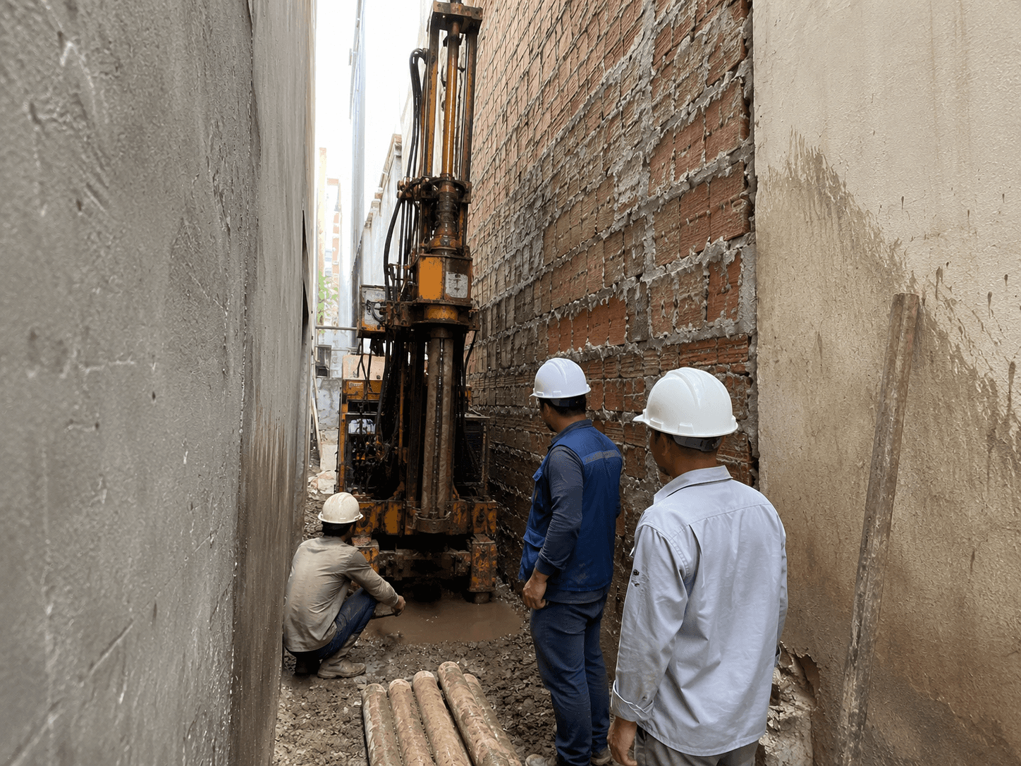 Đất lọt khe là gì và có nên mua để xây nhà không?